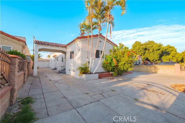 Huntington Park, California, 90255, United States, 4 Bedrooms Bedrooms, ,3 BathroomsBathrooms,Residential,For Sale,1928915