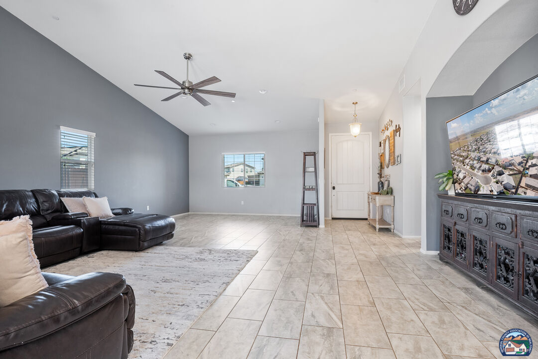 Imperial, California, 92251, United States, 4 Bedrooms Bedrooms, ,2 BathroomsBathrooms,Residential,For Sale,1969565