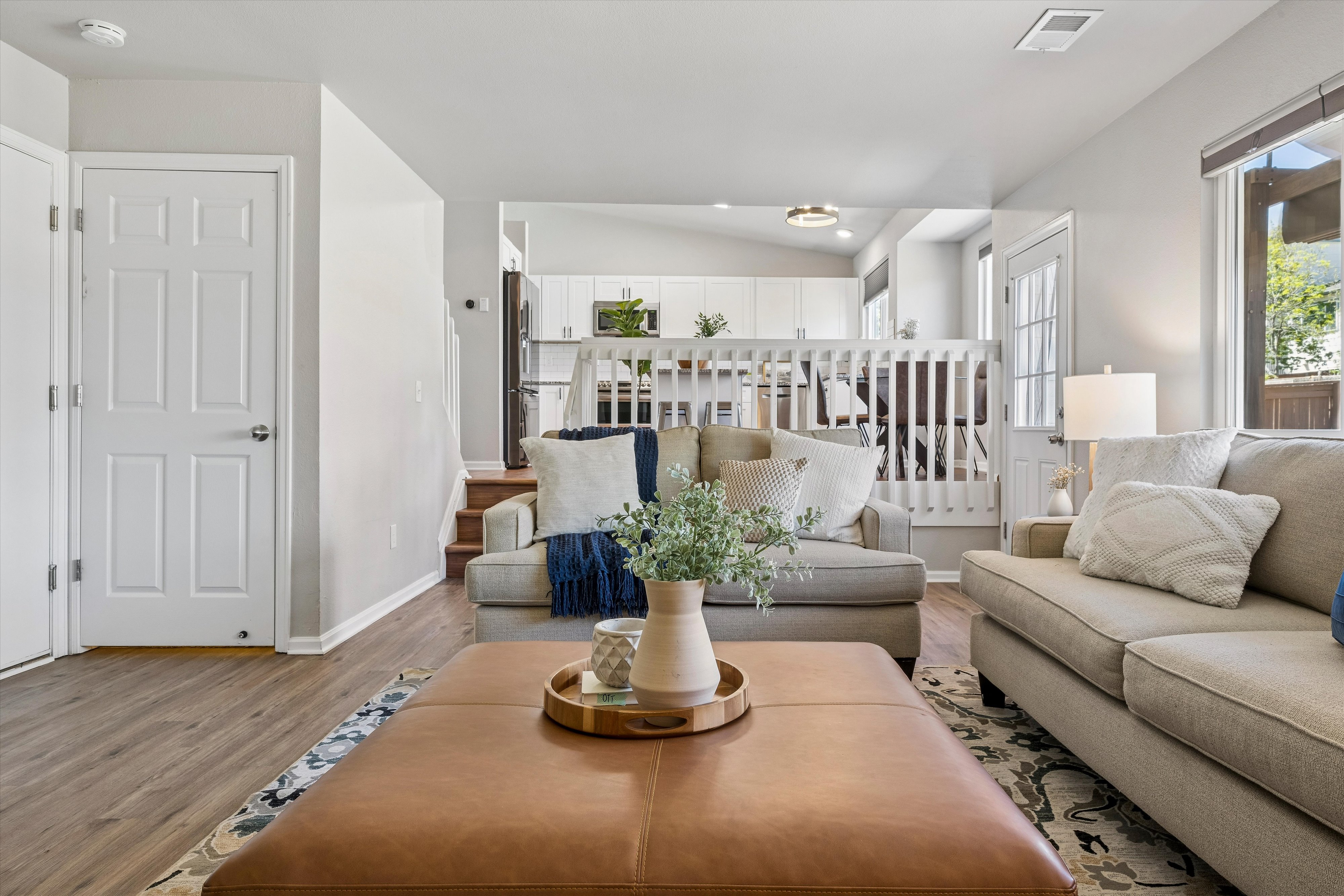  Discover effortless elegance in this stylishly updated home - 物件實景