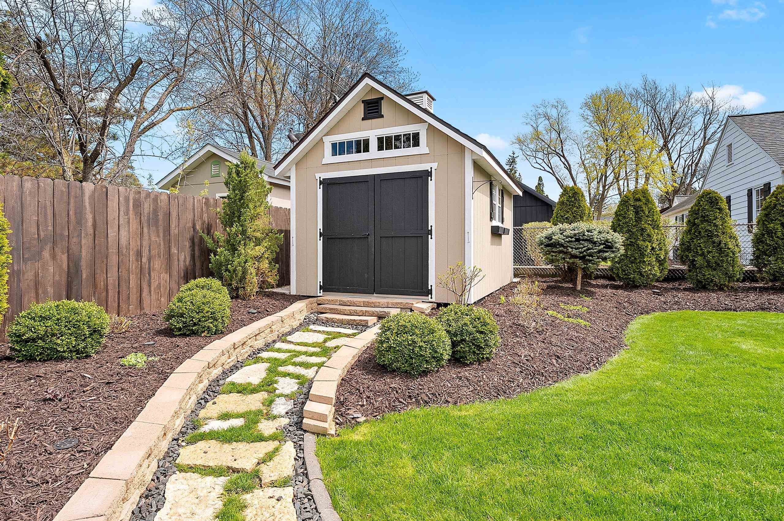 GREEN BAY, Wisconsin, 54301, United States, 4 Bedrooms Bedrooms, ,3 BathroomsBathrooms,Residential,For Sale,2048088