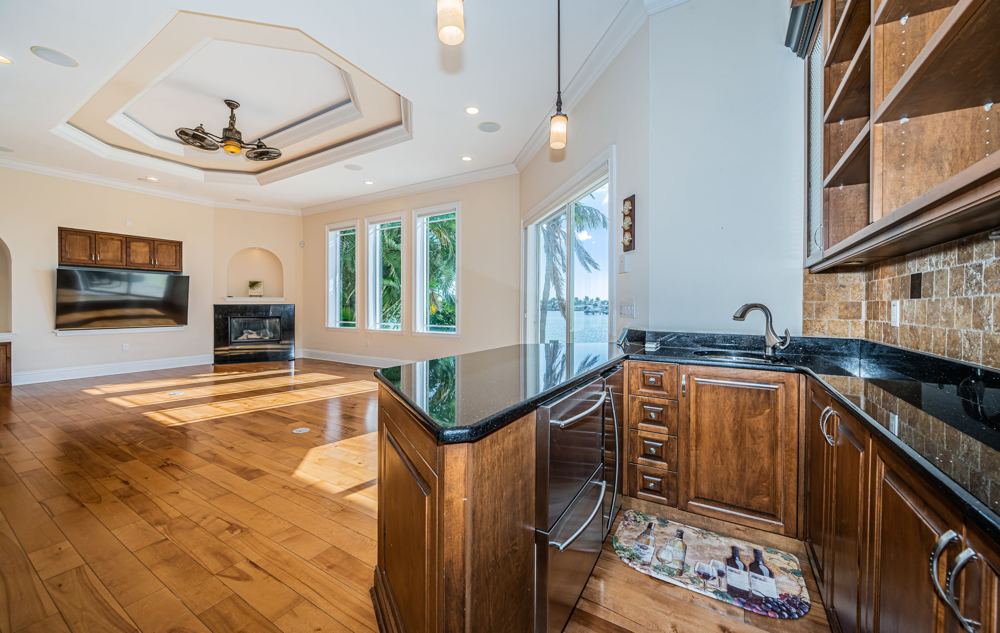 St Petersburg, Florida, 33707, United States, 5 Bedrooms Bedrooms, ,5 BathroomsBathrooms,Residential,For Sale,2006025