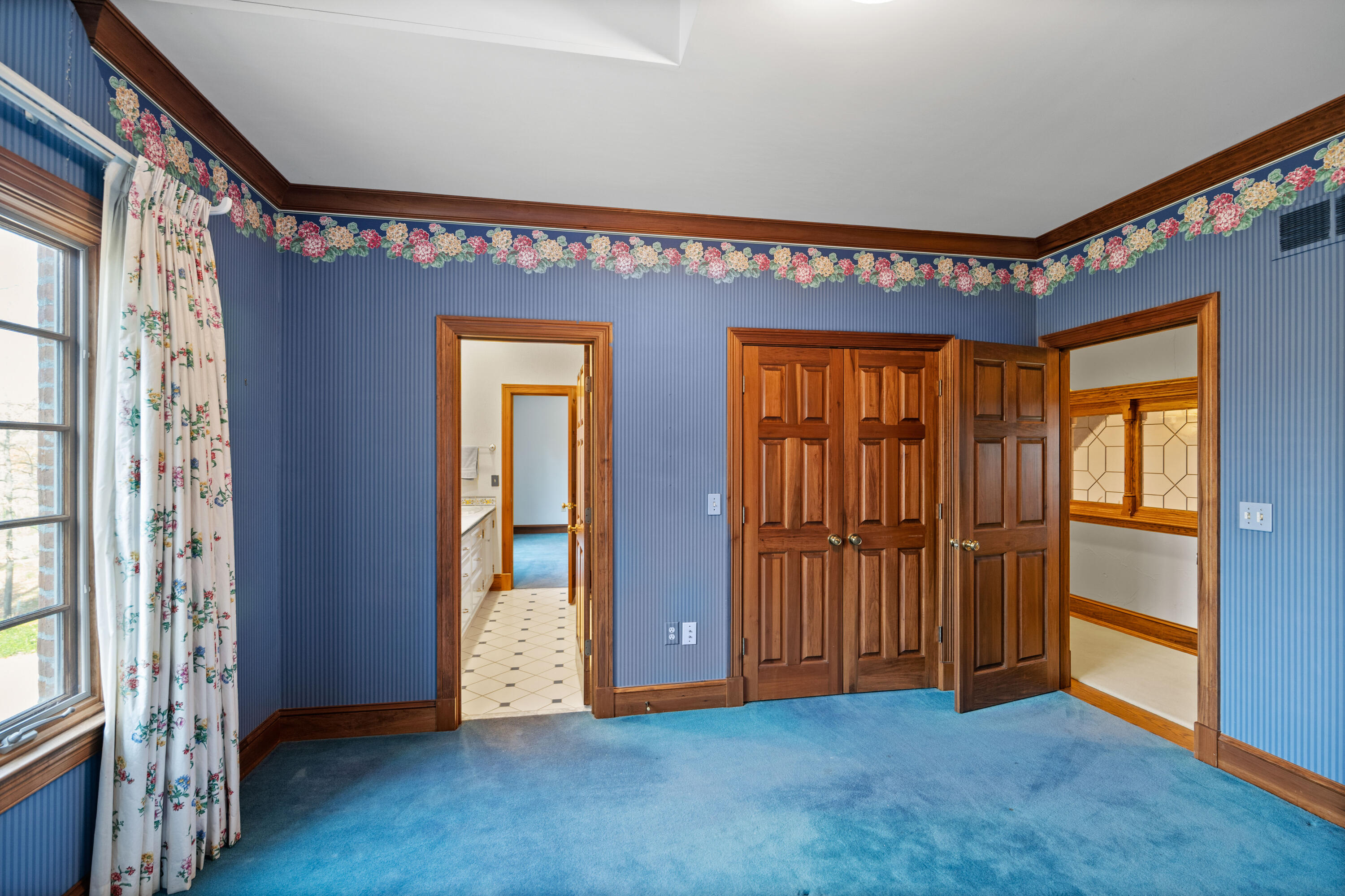 Union, Kentucky, 41091, United States, 6 Bedrooms Bedrooms, ,7 BathroomsBathrooms,Residential,For Sale,1997730