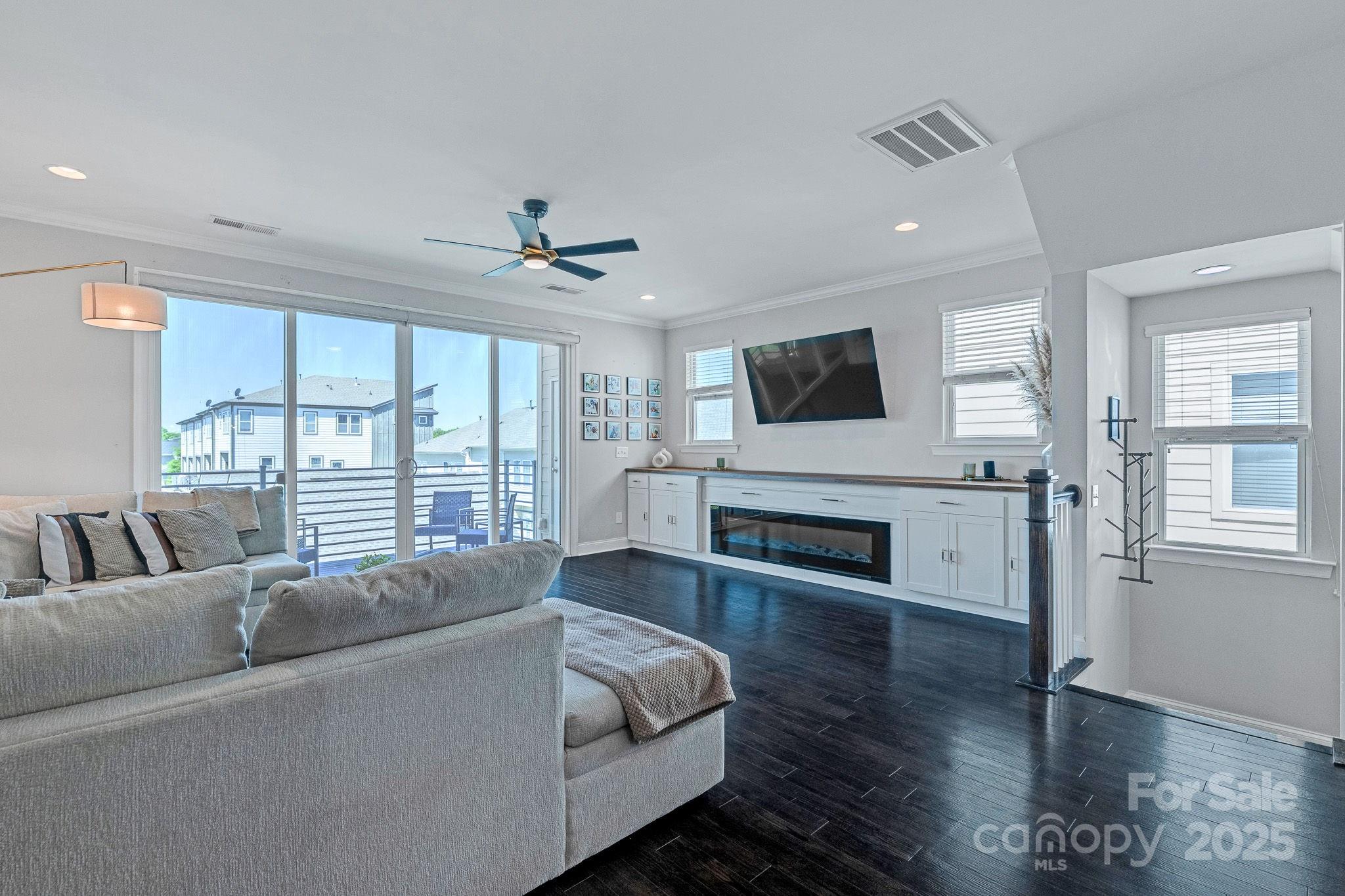 Charlotte, North Carolina, 28206, United States, 3 Bedrooms Bedrooms, ,4 BathroomsBathrooms,Residential,For Sale,1778034