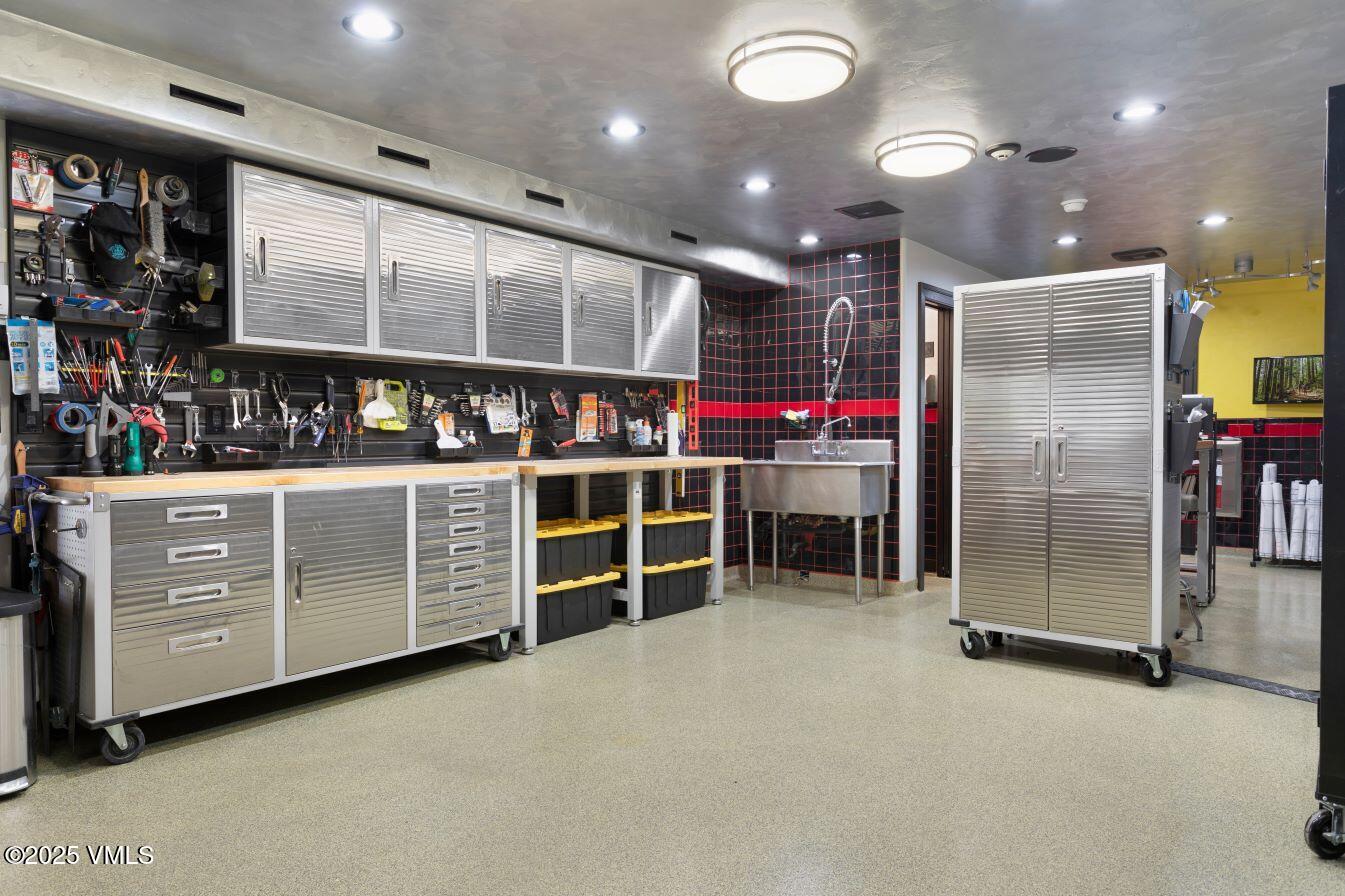 Eagle, Colorado, 81631, United States, 1 Bedroom Bedrooms, ,3 BathroomsBathrooms,Residential,For Sale,2000340