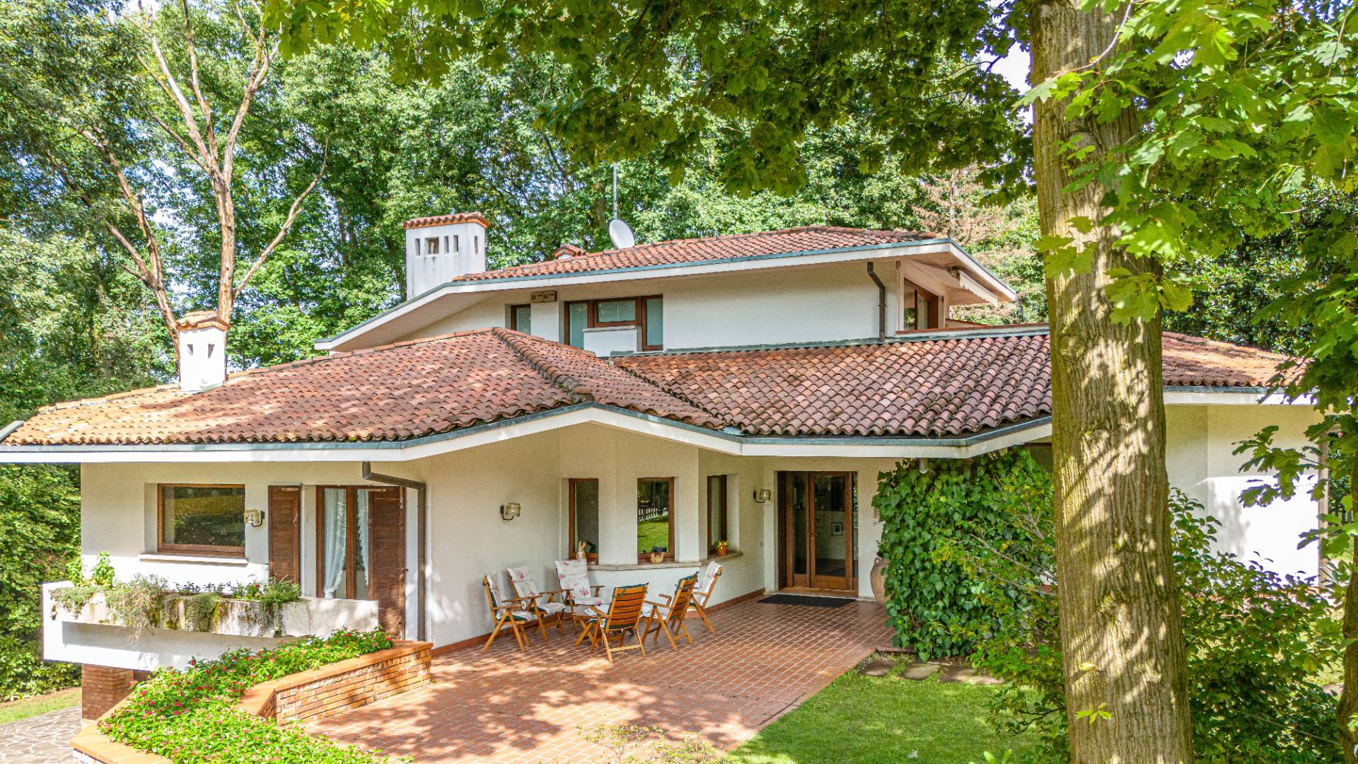 Lesmo, Monza e Brianza, 20050, IT, 6 Bedrooms Bedrooms, ,7 BathroomsBathrooms,Residential,For Sale,1940972