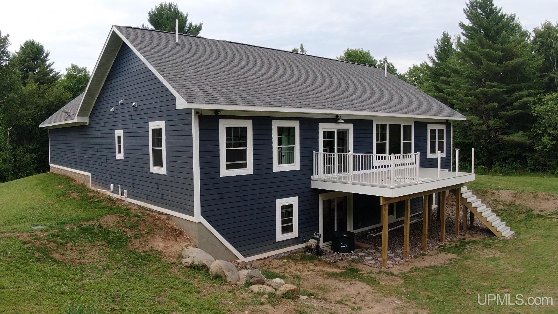 Hancock, Michigan, 49930, United States, 3 Bedrooms Bedrooms, ,3 BathroomsBathrooms,Residential,For Sale,1901071