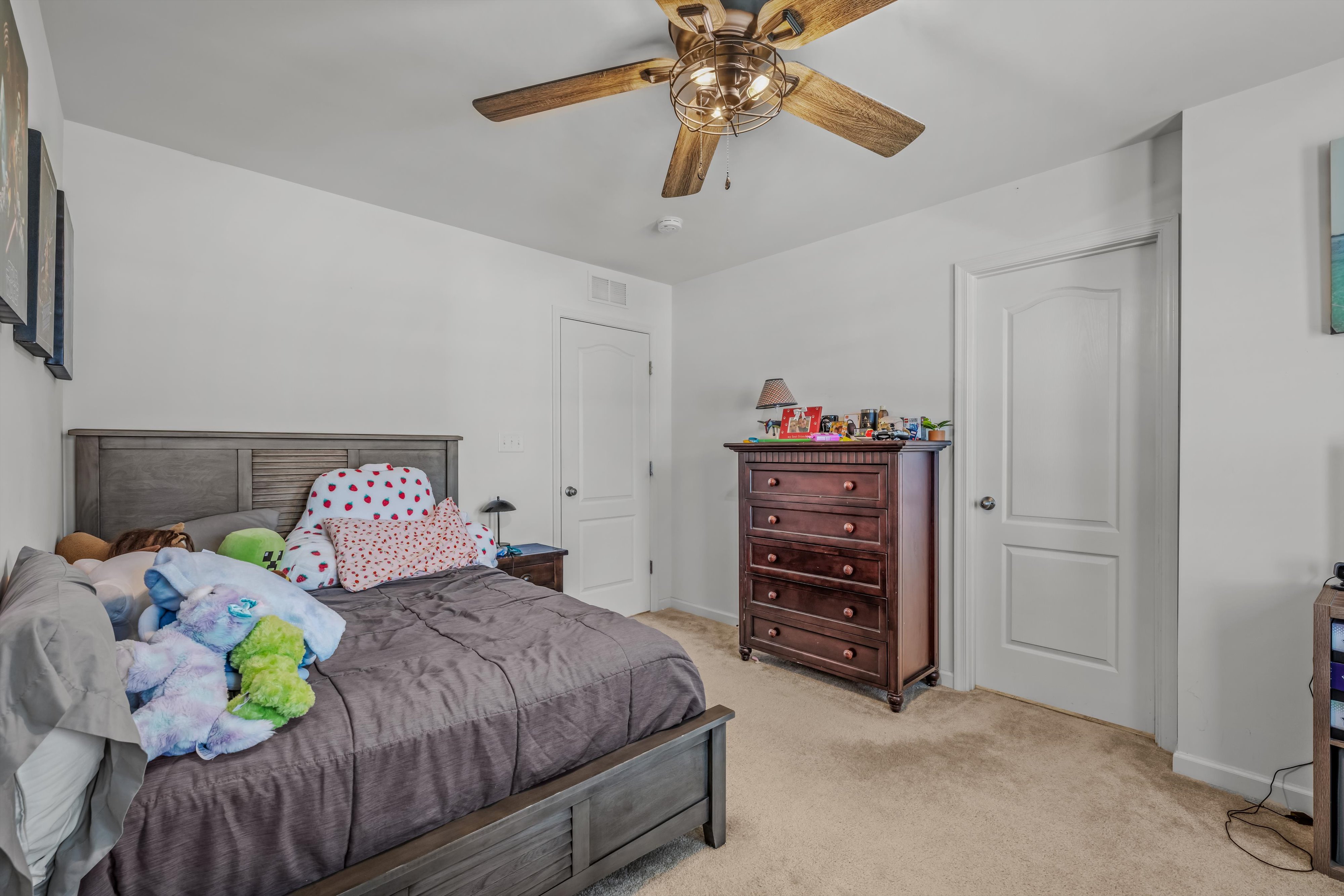 Matinsburg, West Virginia, 25403, United States, 4 Bedrooms Bedrooms, ,Residential,For Sale,1977883