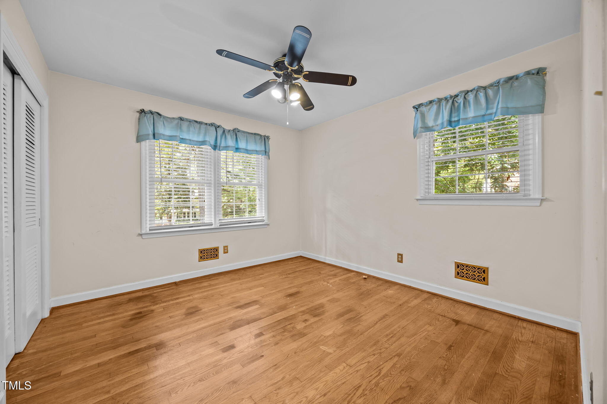 Raleigh, North Carolina, 27609, United States, 3 Bedrooms Bedrooms, ,2 BathroomsBathrooms,Residential,For Sale,1911441