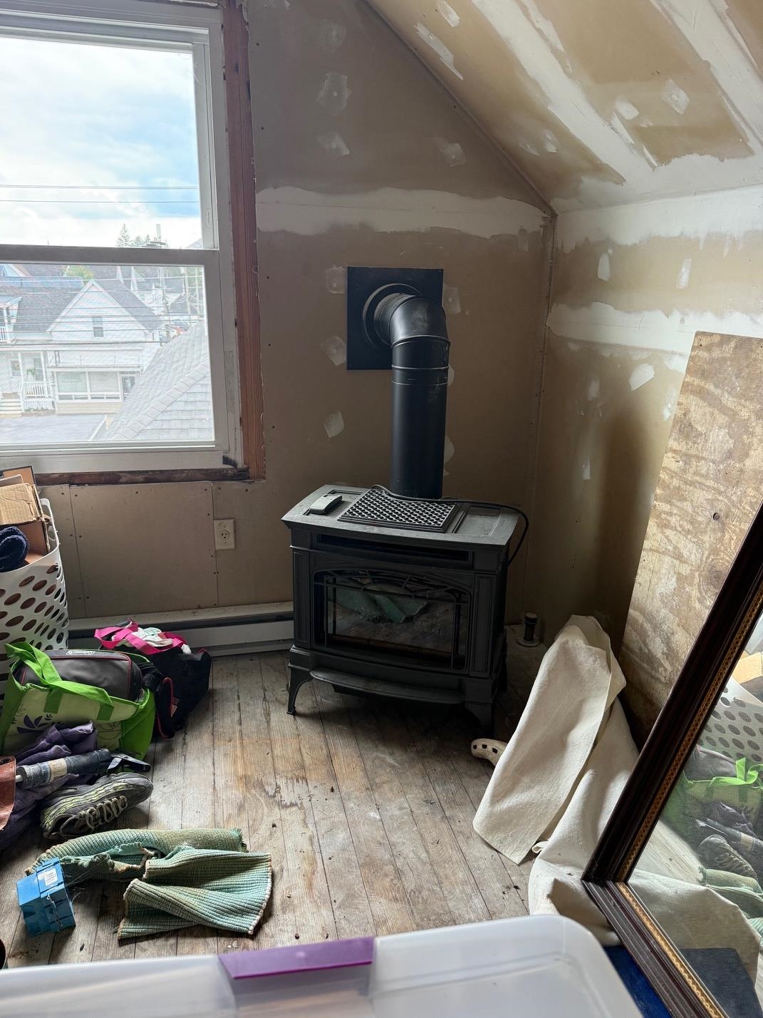 Manchester, New Hampshire, 03104, United States, ,Residential,For Sale,1955454