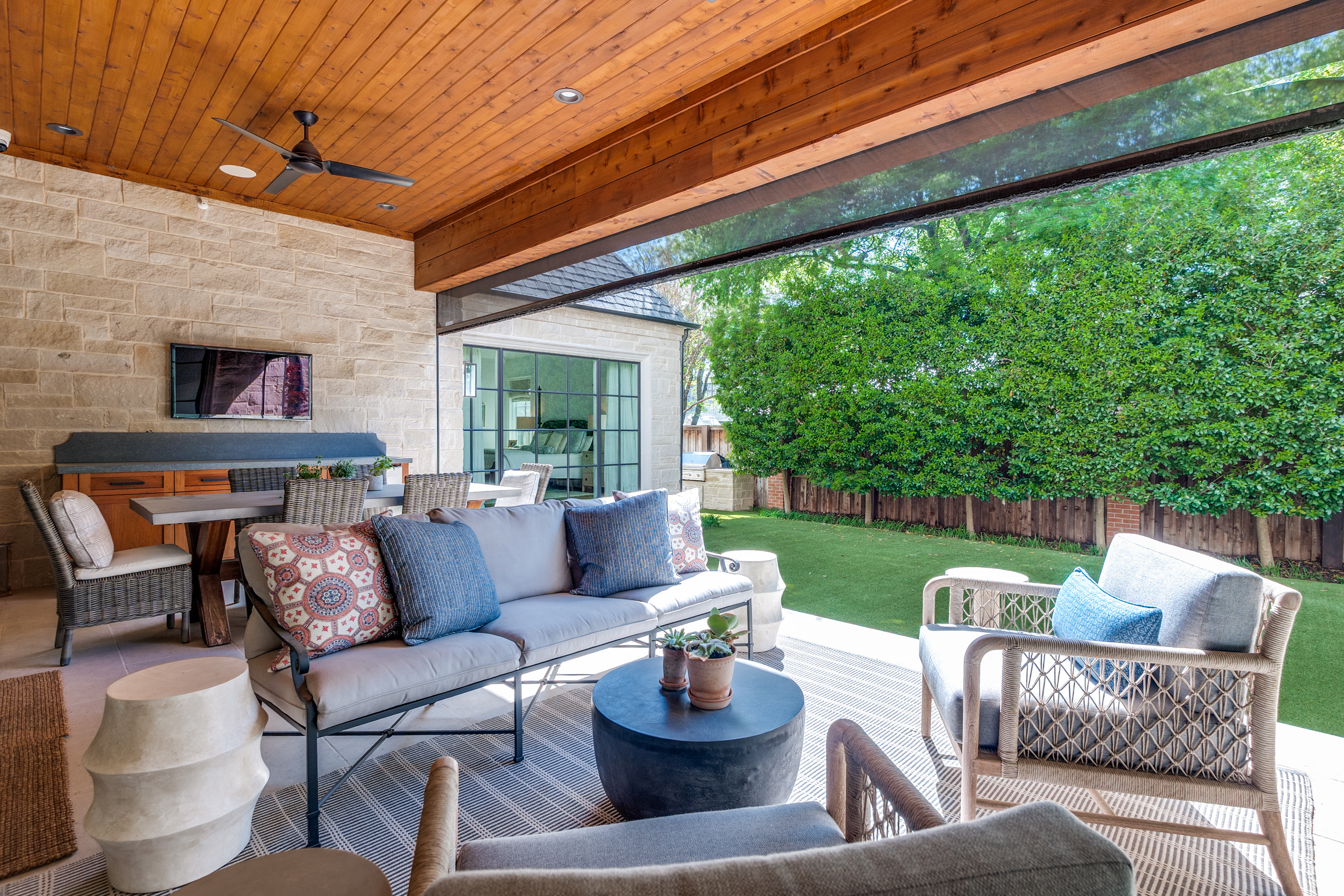  Timeless Home With Designer Finishes Located in University Park - 物件實景