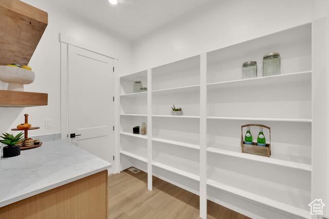 Riverton, Utah, 84065, United States, 7 Bedrooms Bedrooms, ,4 BathroomsBathrooms,Residential,For Sale,1977037