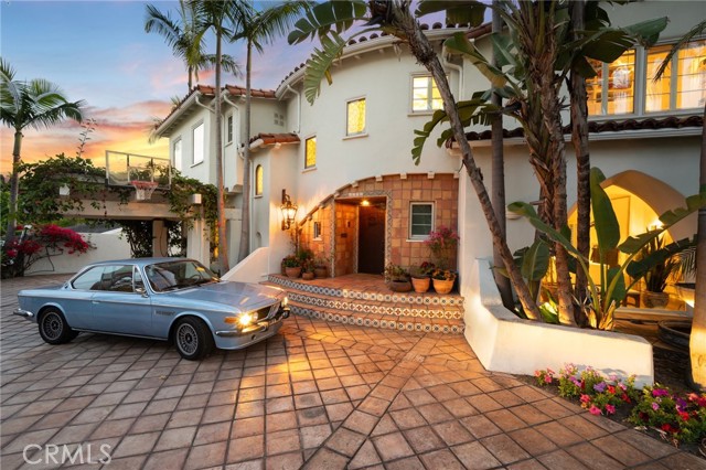 Los Angeles, California, 90064, United States, 6 Bedrooms Bedrooms, ,3 BathroomsBathrooms,Residential,For Sale,1977157