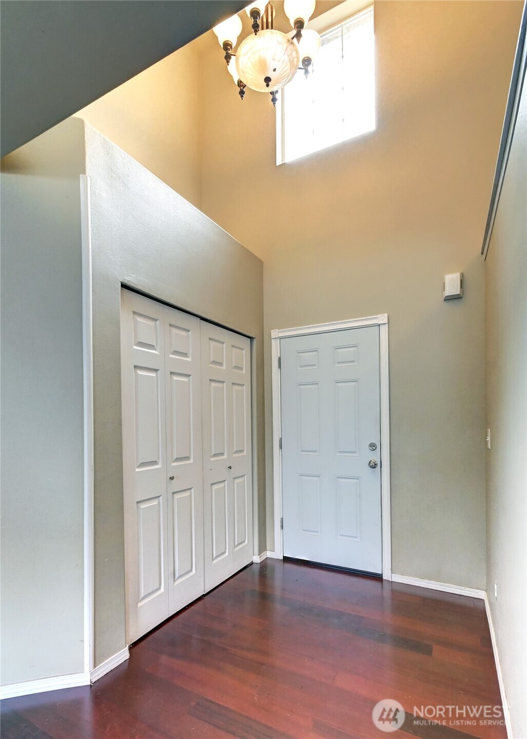 Covington, Washington, 98042, United States, 5 Bedrooms Bedrooms, ,3 BathroomsBathrooms,Residential,For Sale,2002094