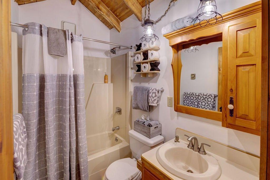 Roxbury, New York, 12474, United States, 3 Bedrooms Bedrooms, ,2 BathroomsBathrooms,Residential,For Sale,1793285