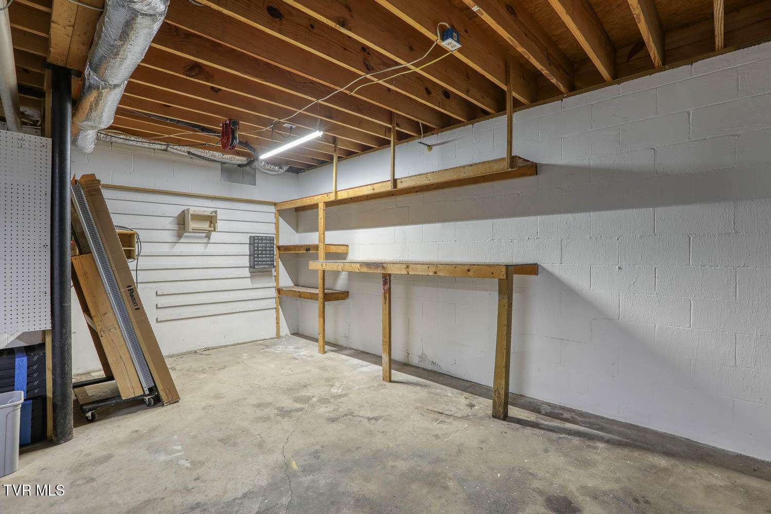 Rogersville, Tennessee, 37857, United States, 4 Bedrooms Bedrooms, ,4 BathroomsBathrooms,Residential,For Sale,1977931