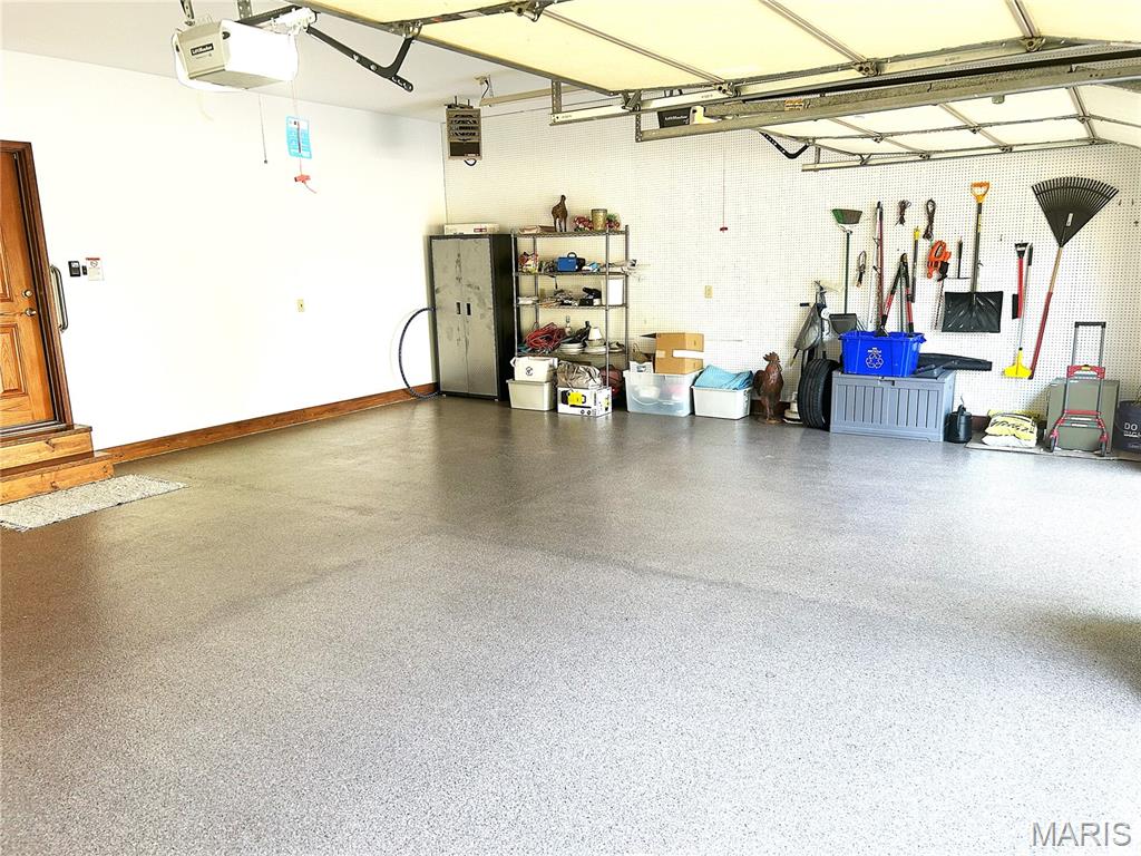 Godfrey, Illinois, 62035, United States, 3 Bedrooms Bedrooms, ,3 BathroomsBathrooms,Residential,For Sale,1940869