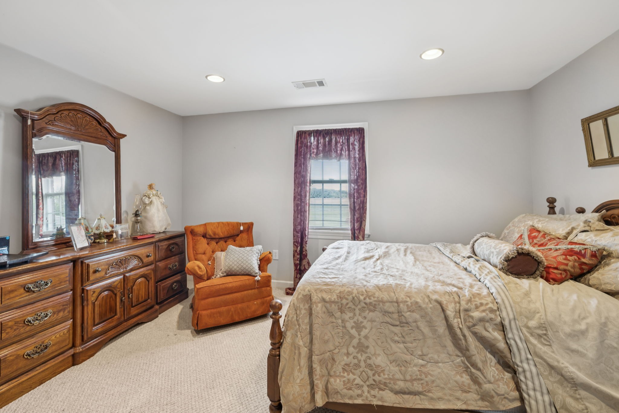 Lawrenceburg, Tennessee, 38464, United States, 5 Bedrooms Bedrooms, ,4 BathroomsBathrooms,Residential,For Sale,1967906