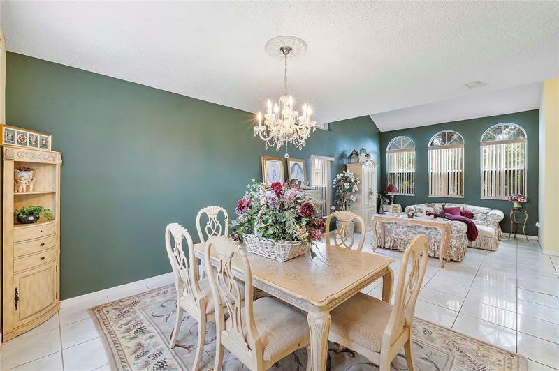 Davie, Florida, 33325, United States, 4 Bedrooms Bedrooms, ,3 BathroomsBathrooms,Residential,For Sale,1837198