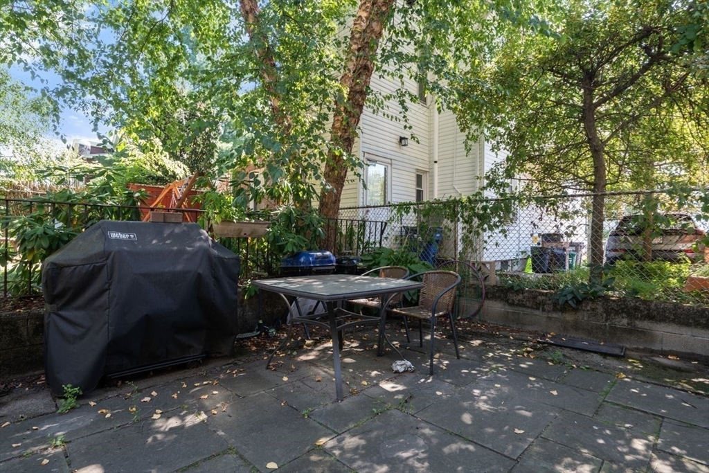 Cambridge, Massachusetts, 02139, United States, 5 Bedrooms Bedrooms, ,3 BathroomsBathrooms,Residential,For Sale,1939167