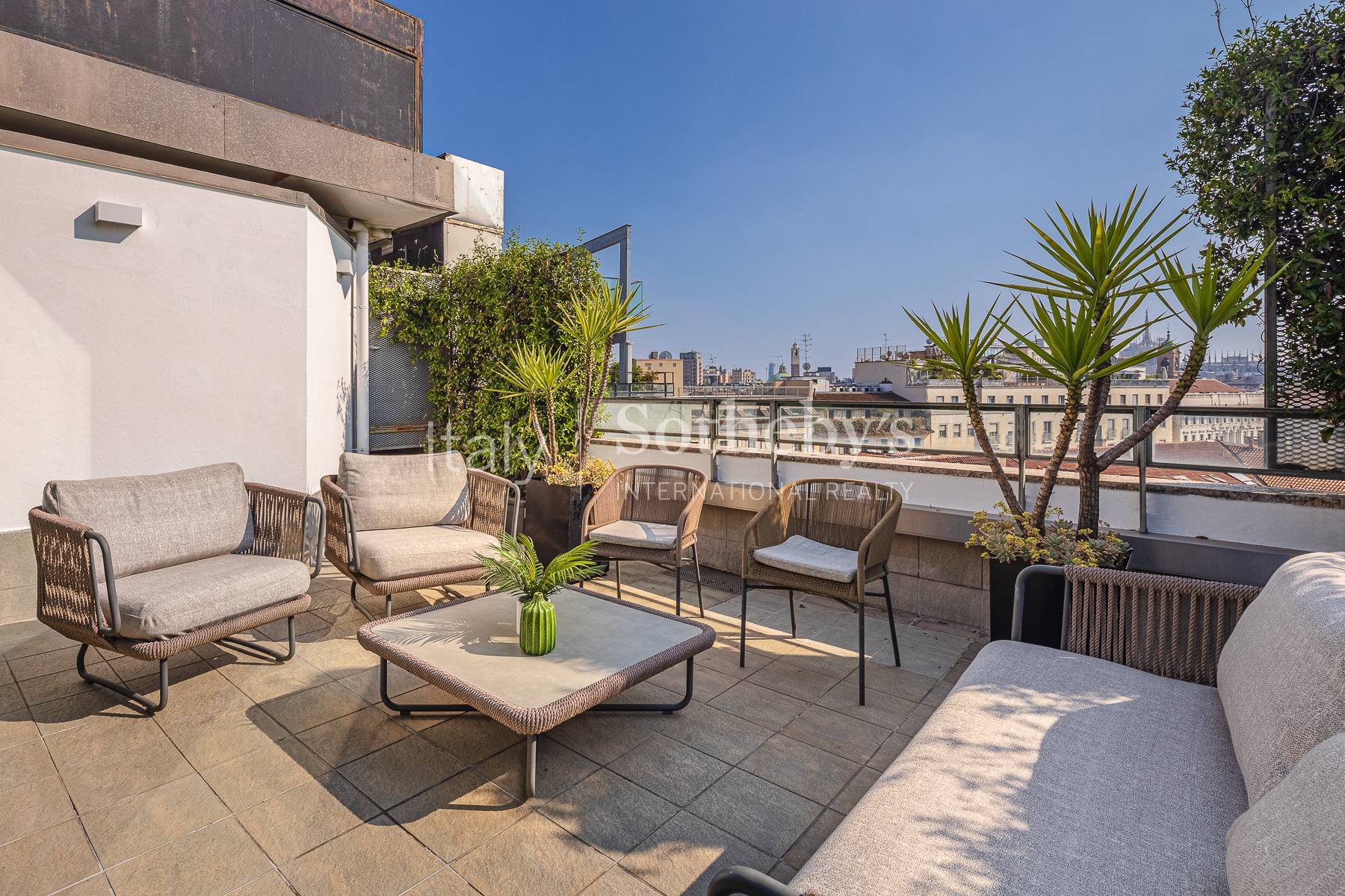  Prestigious penthouse with terrace steps from Montenapoleone - 物件實景