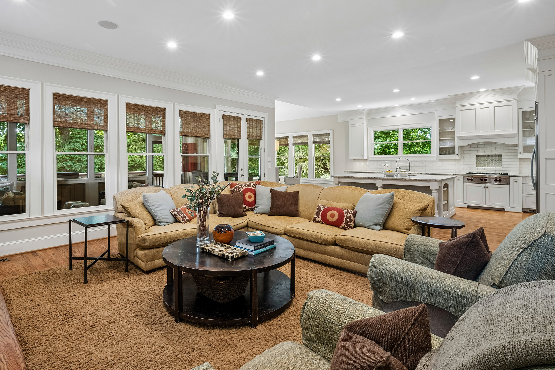  Stunning Custom-Built Residence in Sought-After Morningside - 物件實景