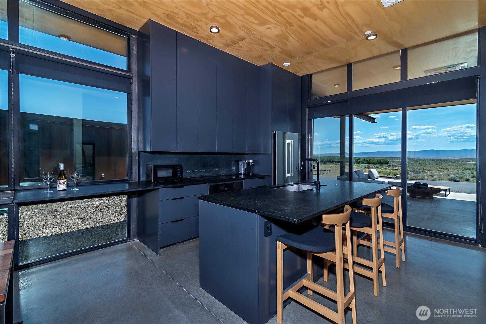 Quincy, Washington, 98848, United States, 2 Bedrooms Bedrooms, ,1 BathroomBathrooms,Residential,For Sale,2003117