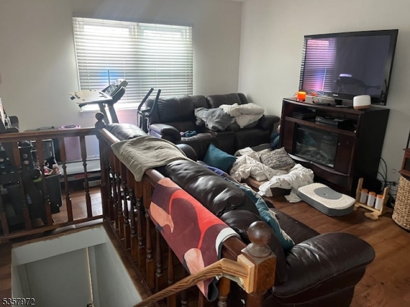 Clark Twp., New Jersey, 07066, United States, 4 Bedrooms Bedrooms, ,3 BathroomsBathrooms,Residential,For Sale,1980988