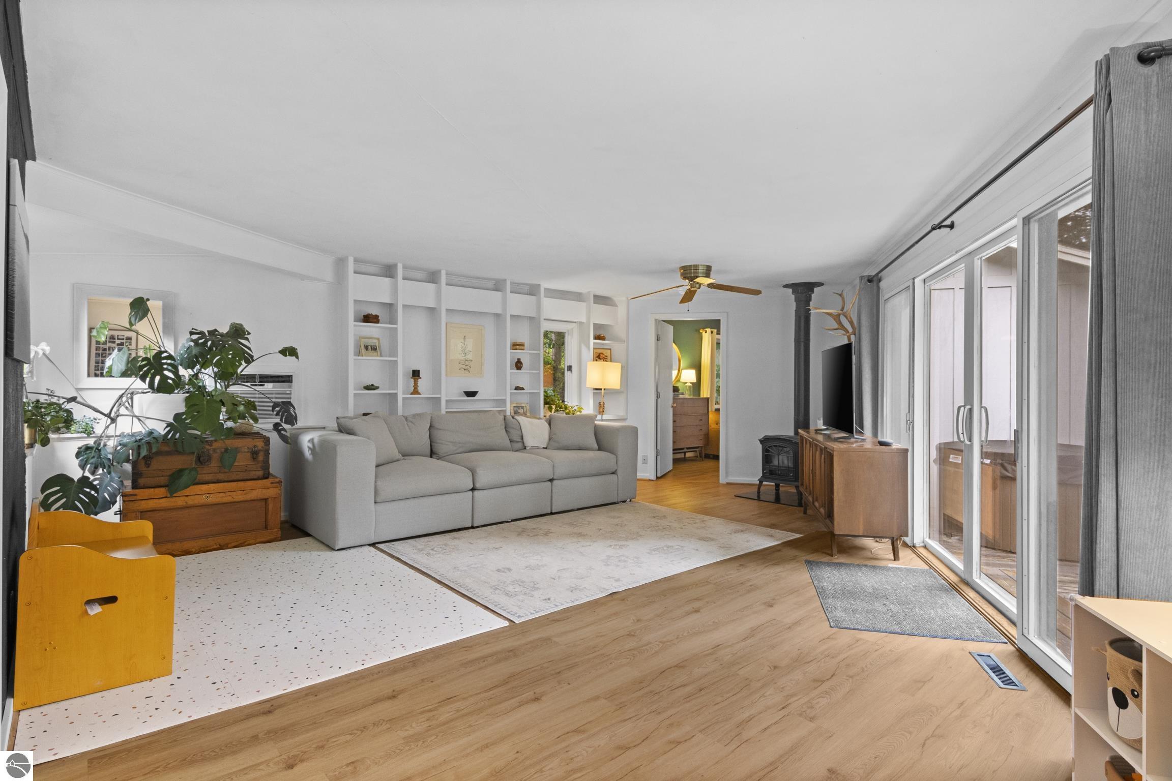 Traverse City, Michigan, 49684, United States, 2 Bedrooms Bedrooms, ,3 BathroomsBathrooms,Residential,For Sale,1915981