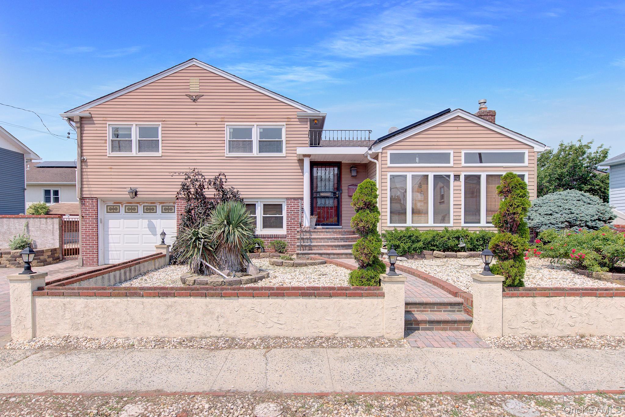 Pinehurst St, Lido Beach, NY 11561