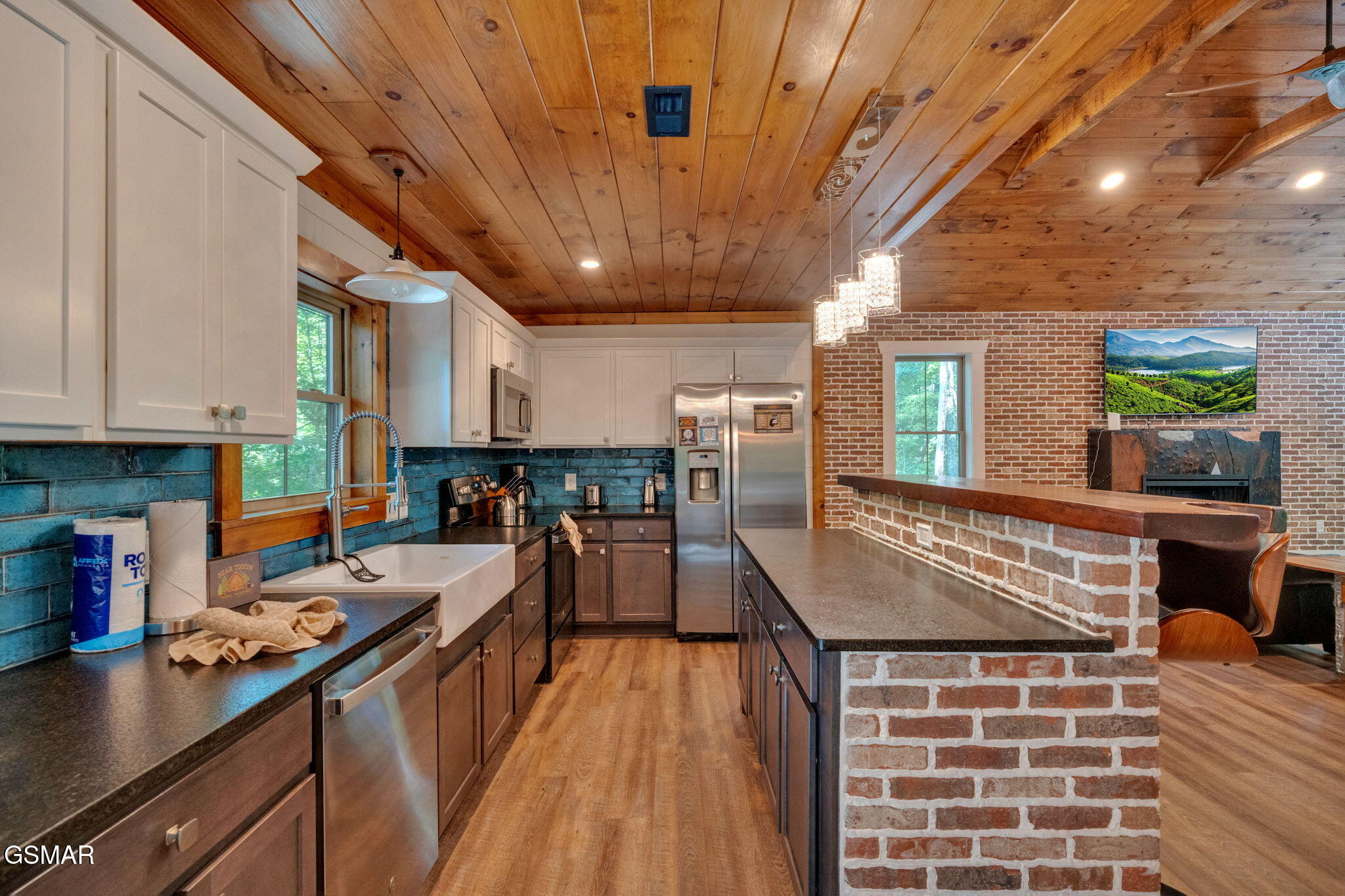 Gatlinburg, Tennessee, 37738, United States, 4 Bedrooms Bedrooms, ,5 BathroomsBathrooms,Residential,For Sale,1921348