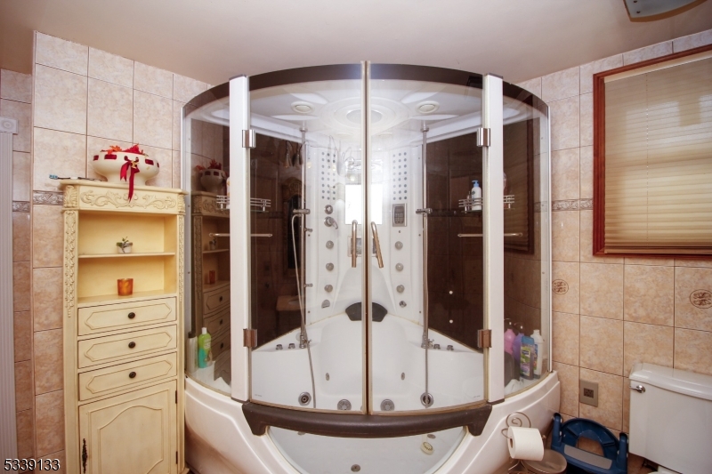 Vernon Twp., New Jersey, 07461-4534, United States, 5 Bedrooms Bedrooms, ,3 BathroomsBathrooms,Residential,For Sale,1977307