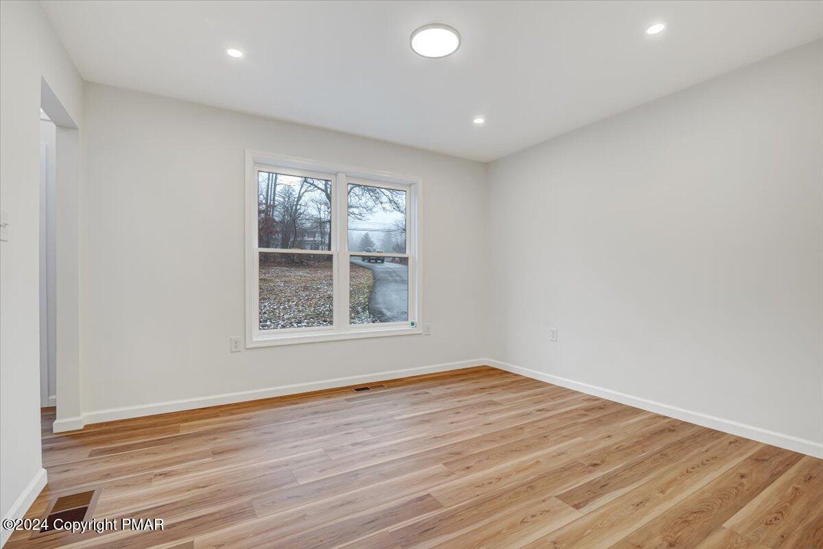 Stroudsburg, Pennsylvania, 18360, United States, 4 Bedrooms Bedrooms, ,3 BathroomsBathrooms,Residential,For Sale,1858259