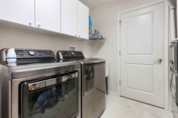 Huntley, Illinois, 60142, United States, 2 Bedrooms Bedrooms, ,2 BathroomsBathrooms,Residential,For Sale,1989906