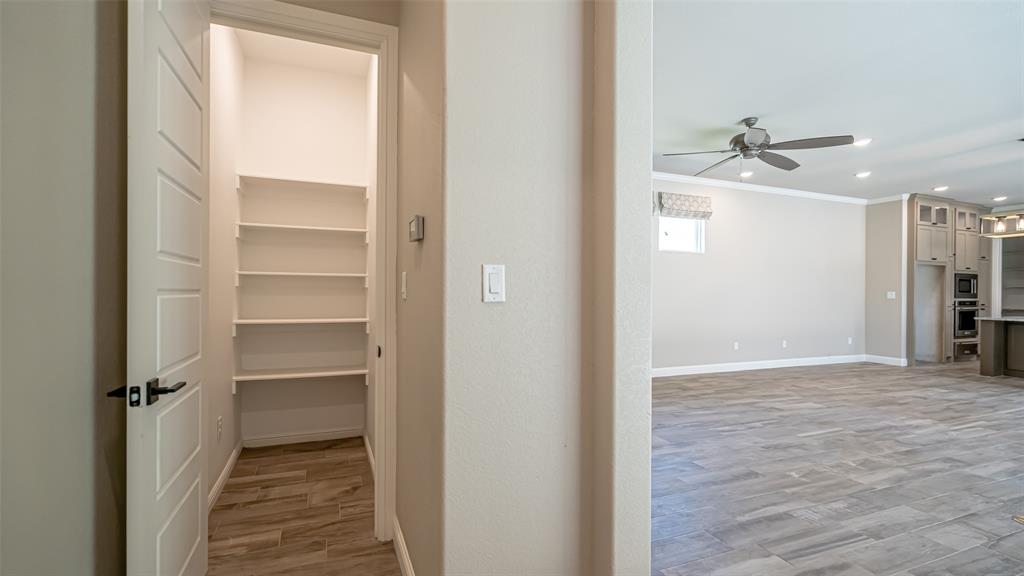 Granbury, Texas, 76048, United States, 3 Bedrooms Bedrooms, ,3 BathroomsBathrooms,Residential,For Sale,1996630