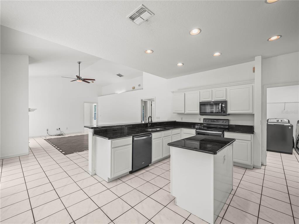 Plant City, Florida, 33566, United States, 5 Bedrooms Bedrooms, ,3 BathroomsBathrooms,Residential,For Sale,1892760