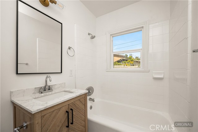 Los Angeles, California, 90032, United States, 2 Bedrooms Bedrooms, ,1 BathroomBathrooms,Residential,For Sale,2049026