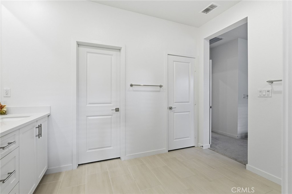 Corona, California, 92883, United States, 3 Bedrooms Bedrooms, ,3 BathroomsBathrooms,Residential,For Sale,1996400