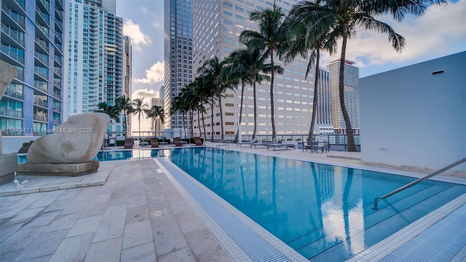 Miami, Florida, 33131, United States, 2 Bedrooms Bedrooms, ,2 BathroomsBathrooms,Residential,For Sale,1906062