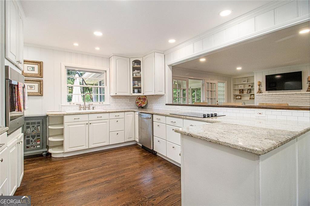 Atlanta, Georgia, 30345, United States, 4 Bedrooms Bedrooms, ,4 BathroomsBathrooms,Residential,For Sale,1929806