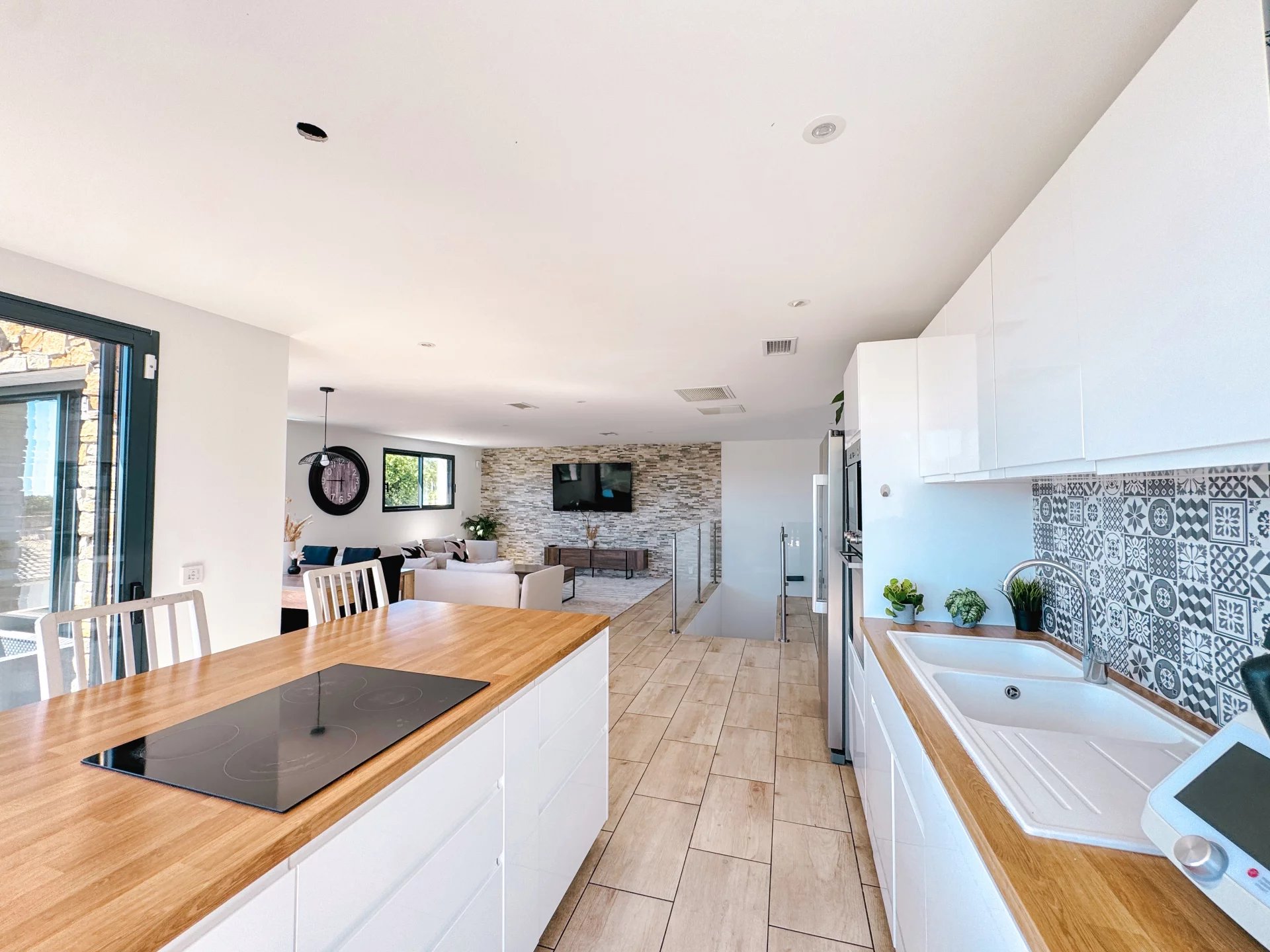 La Garde, Provence-Alpes-Côte d’Azur, 83130, FR, 4 Bedrooms Bedrooms, ,2 BathroomsBathrooms,Residential,For Sale,1867266