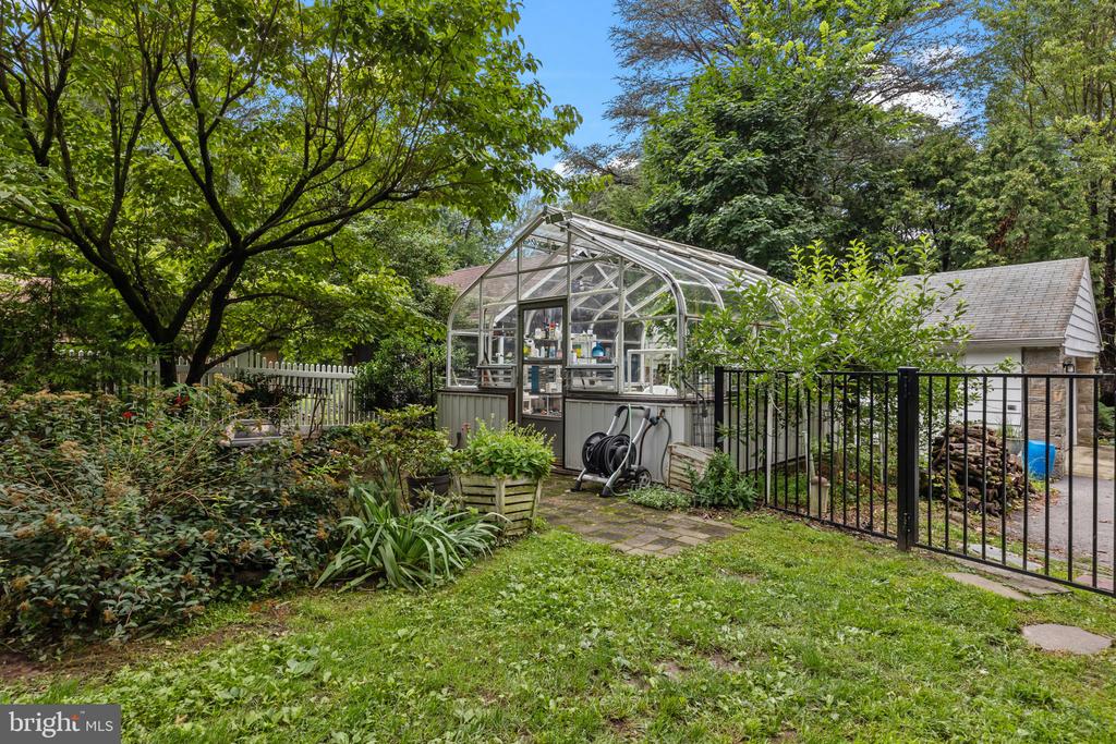Lansdowne, Pennsylvania, 19050, United States, 5 Bedrooms Bedrooms, ,3 BathroomsBathrooms,Residential,For Sale,1926052