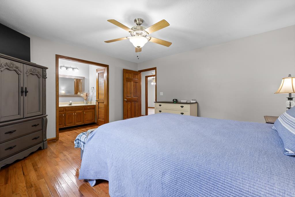 Ringgold, Georgia, 30736, United States, 6 Bedrooms Bedrooms, ,4 BathroomsBathrooms,Residential,For Sale,1927527