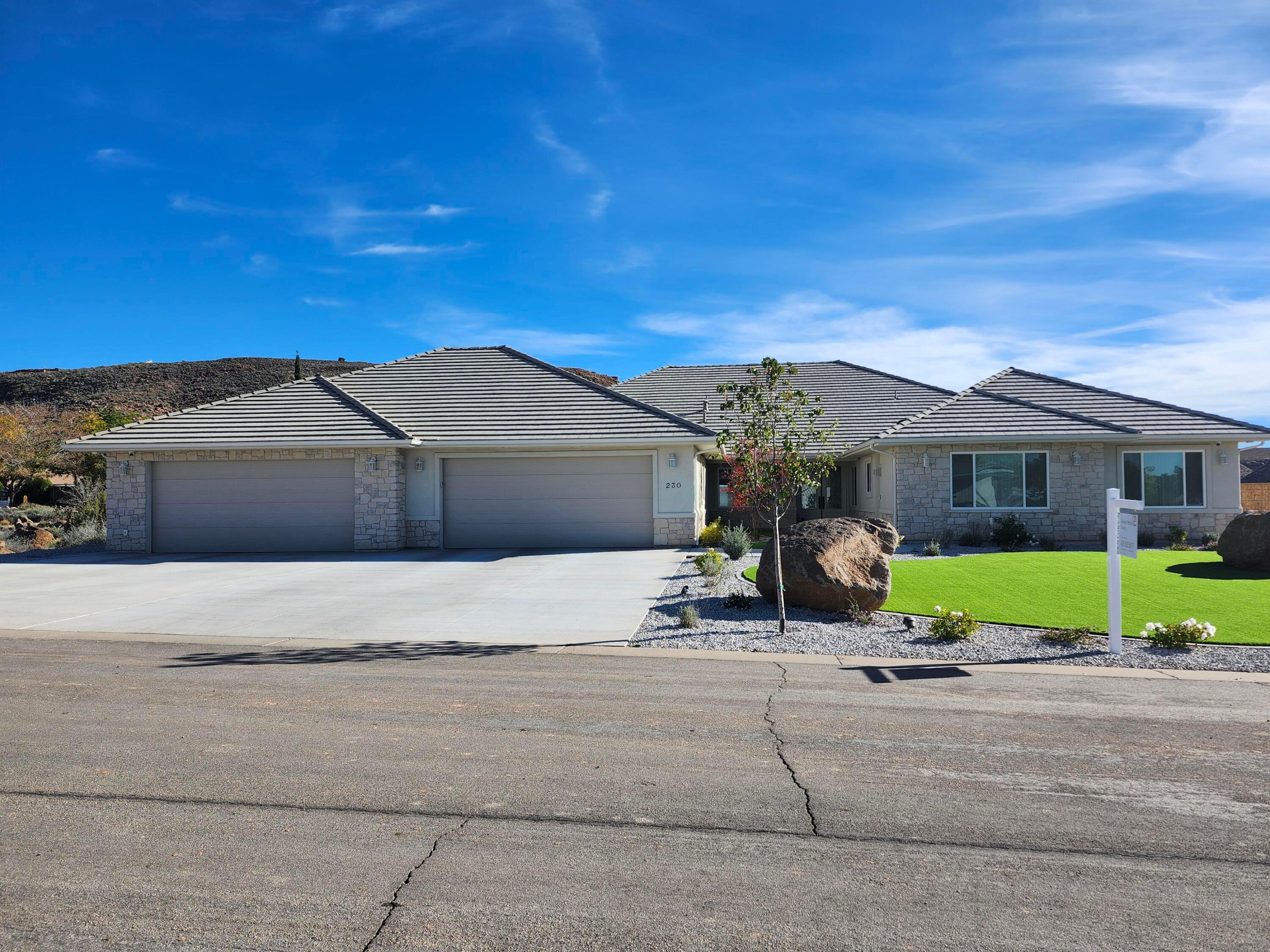 Leeds, Utah, 84746, United States, 5 Bedrooms Bedrooms, ,3 BathroomsBathrooms,Residential,For Sale,1979707