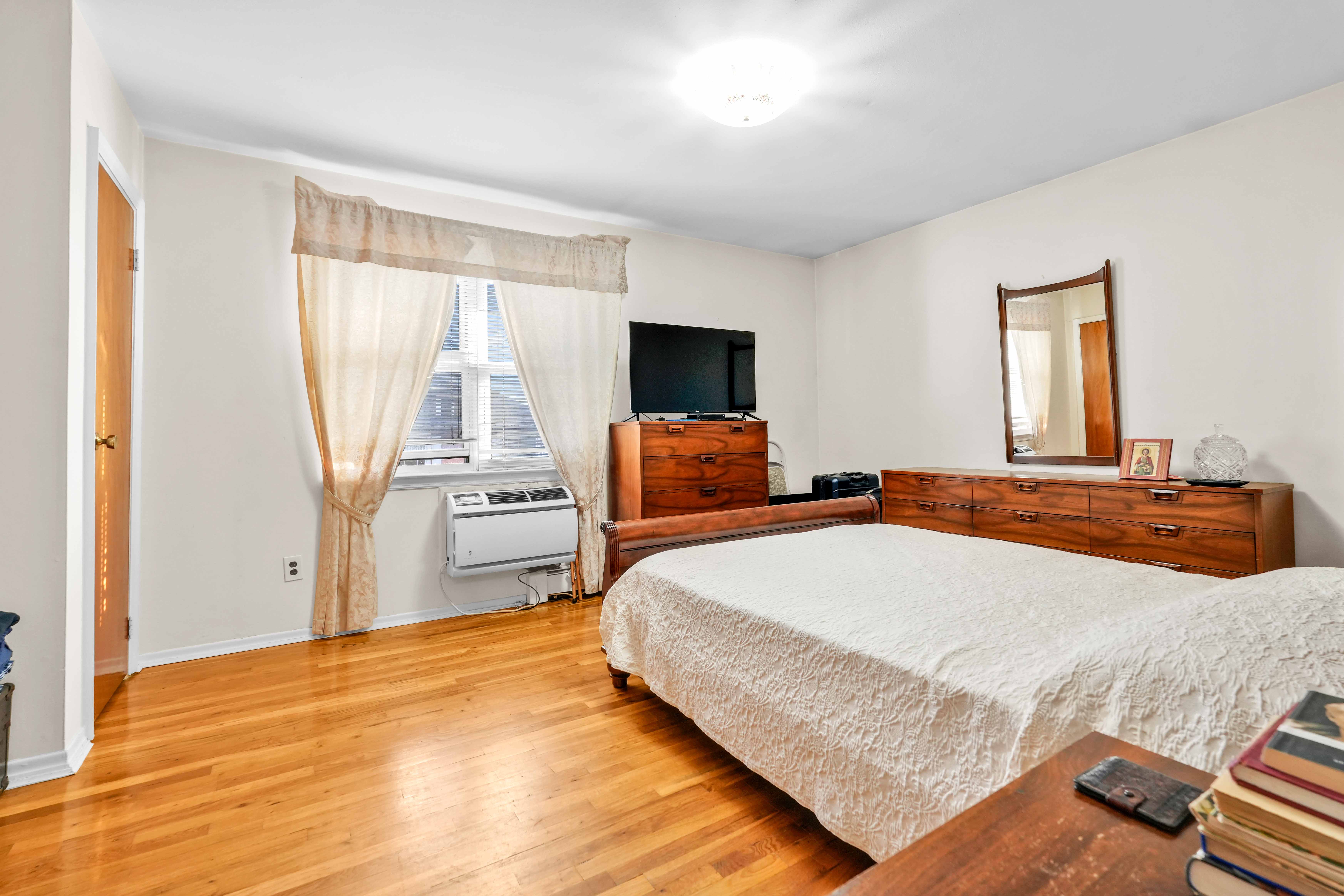  115-33 10th Avenue, College Point, NY, 11356 - 物件實景