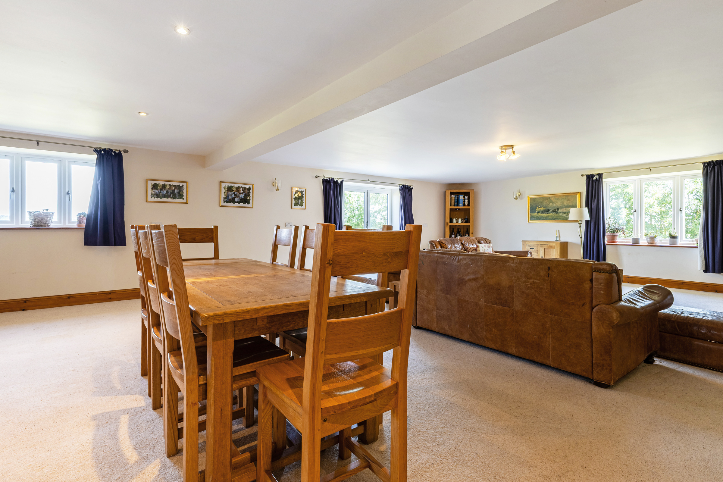  A substantial Oxfordshire farmhouse with over 9,200 sq ft of accommodation and 4 - 物件實景