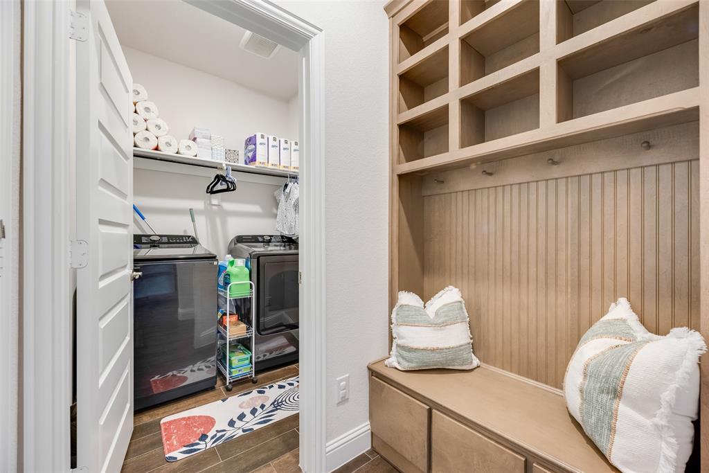 Pilot Point, Texas, 76258, United States, 5 Bedrooms Bedrooms, ,3 BathroomsBathrooms,Residential,For Sale,2019637