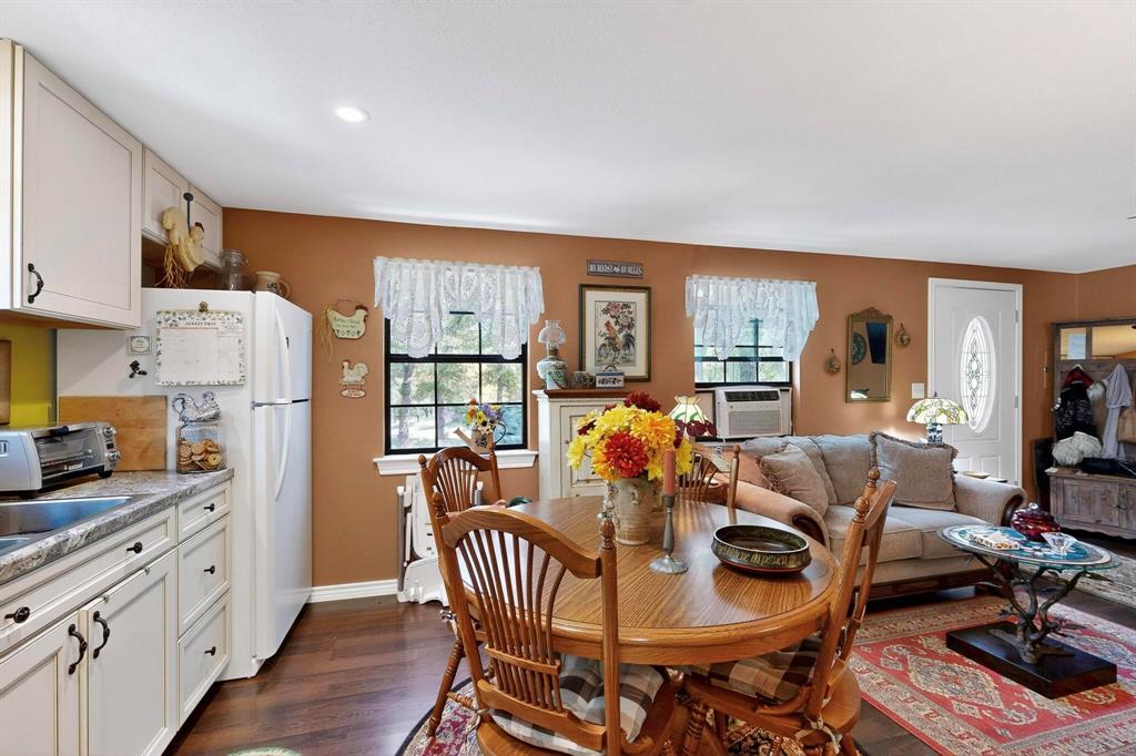 Sunset, Texas, 76270, United States, 4 Bedrooms Bedrooms, ,4 BathroomsBathrooms,Residential,For Sale,1974104