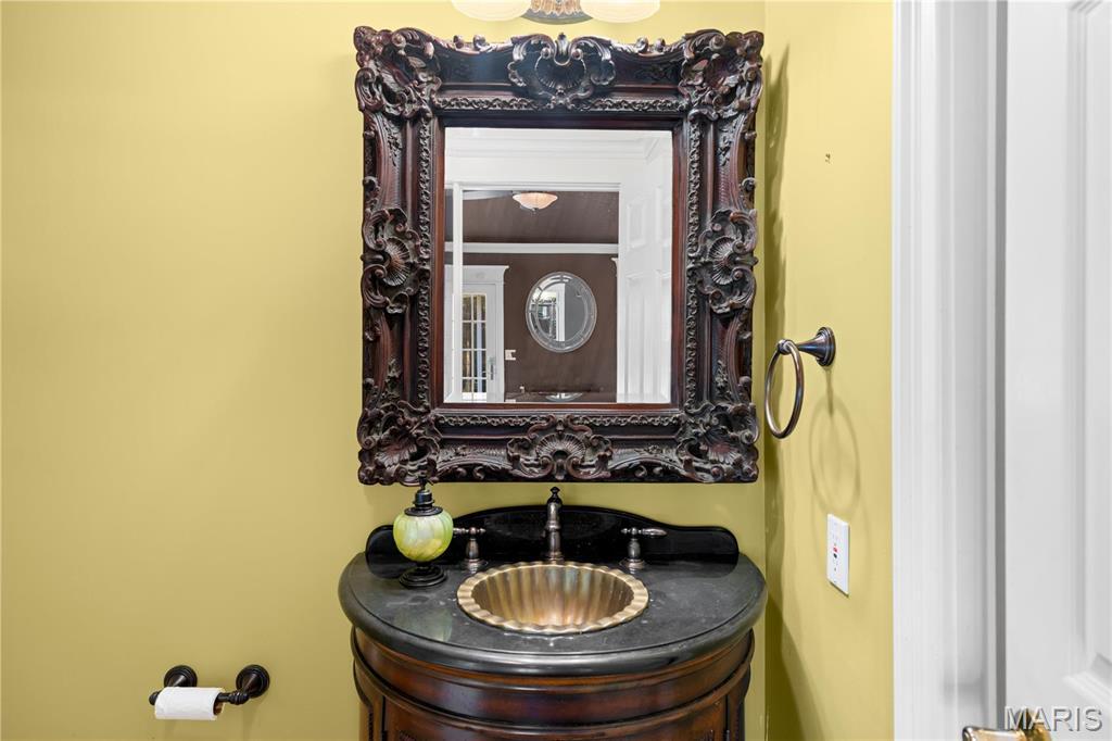 Charleston, Missouri, 63834, United States, 5 Bedrooms Bedrooms, ,4 BathroomsBathrooms,Residential,For Sale,1938215