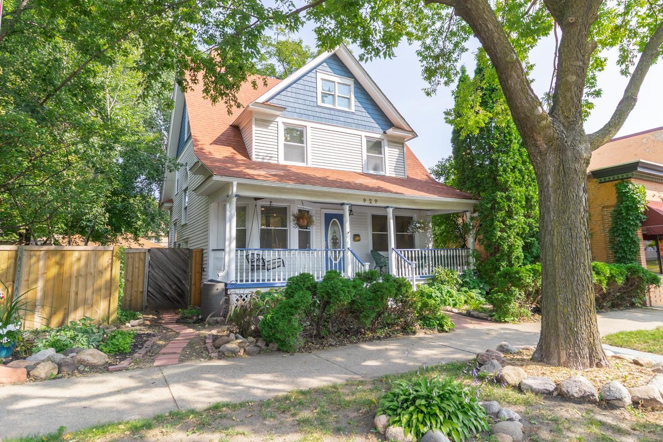 Saint Paul, Minnesota, 55104, United States, 5 Bedrooms Bedrooms, ,3 BathroomsBathrooms,Residential,For Sale,1947967