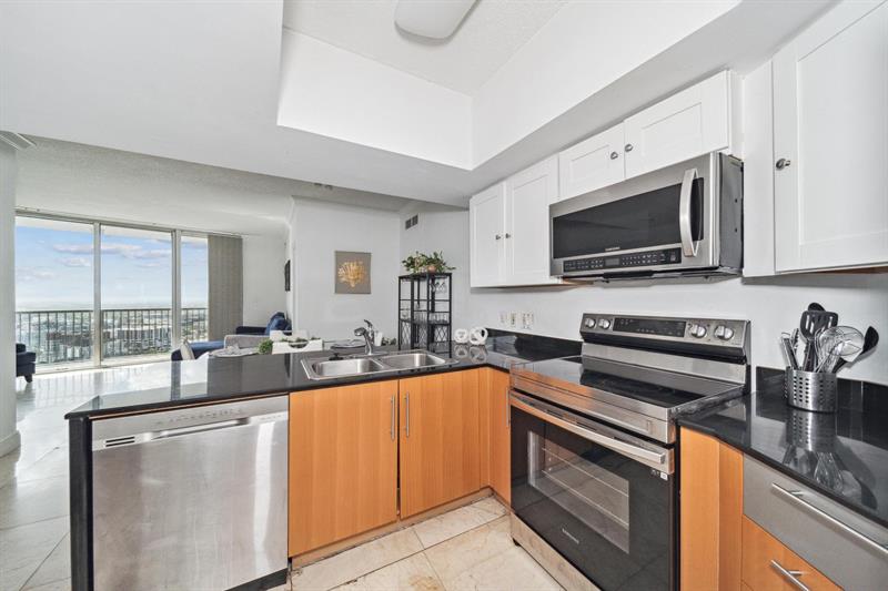 Miami, Florida, 33132, United States, 2 Bedrooms Bedrooms, ,2 BathroomsBathrooms,Residential,For Sale,1793358
